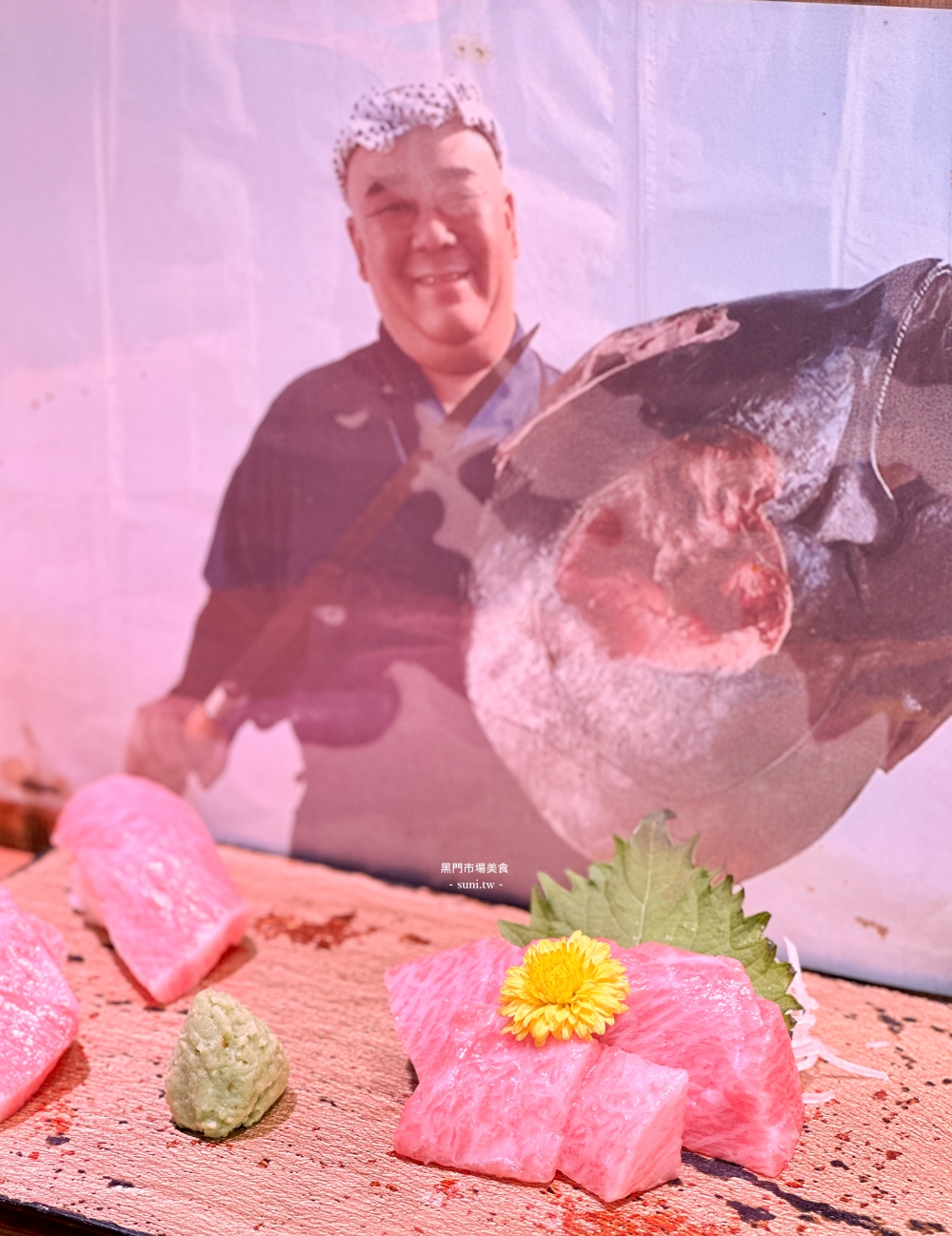 大阪美食推薦｜黑門市場。黑銀鮪魚專賣店~油脂豐富金三角